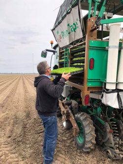 Trent unloading Plattape box